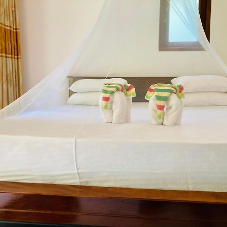 Suncity Privacy Cottages Udawalawe Esterno foto