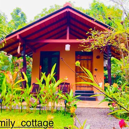 Suncity Privacy Cottages Udawalawe Esterno foto
