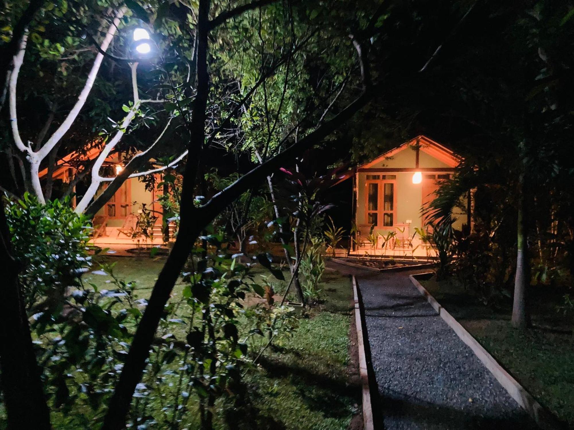 Suncity Privacy Cottages Udawalawe Esterno foto