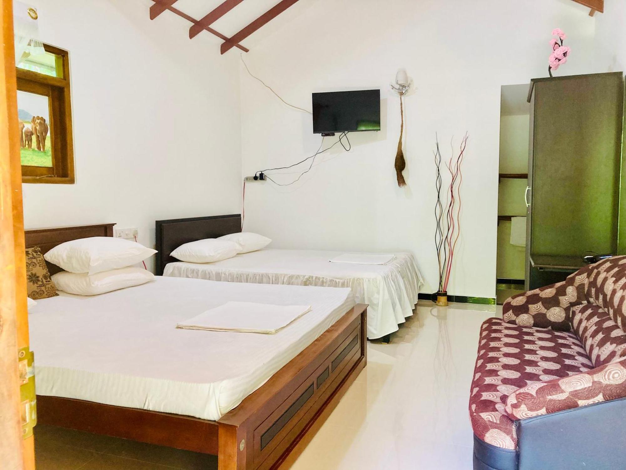 Suncity Privacy Cottages Udawalawe Esterno foto