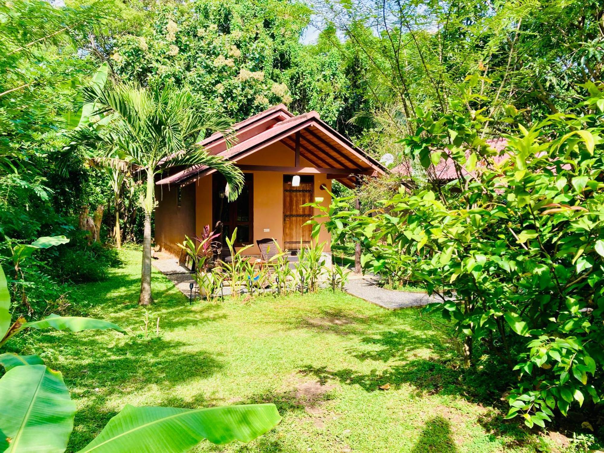Suncity Privacy Cottages Udawalawe Esterno foto