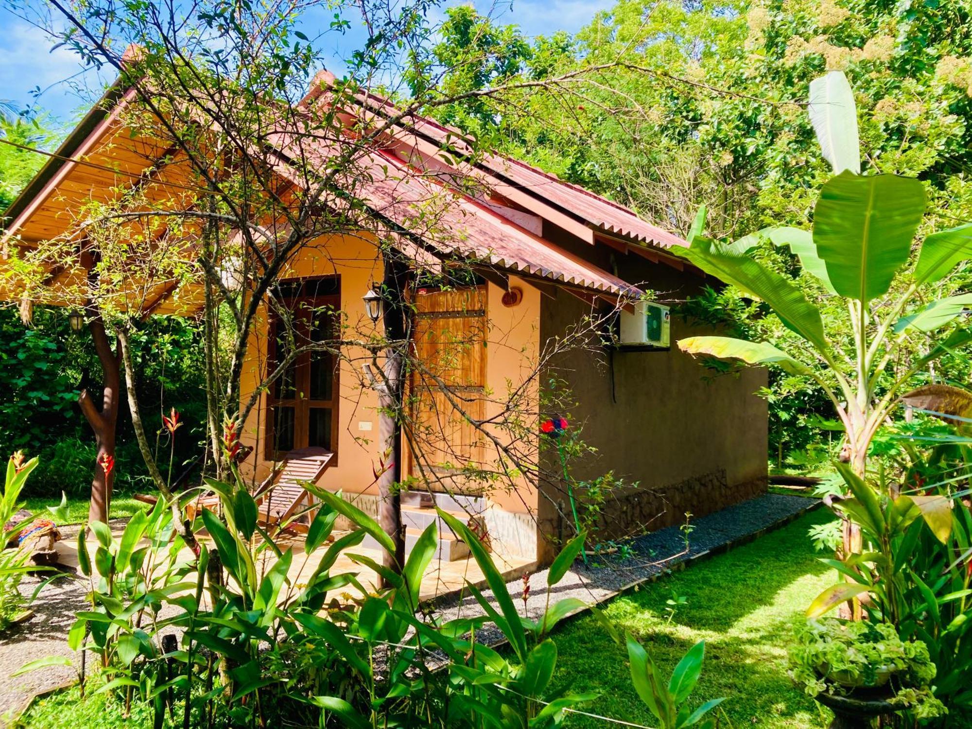 Suncity Privacy Cottages Udawalawe Esterno foto